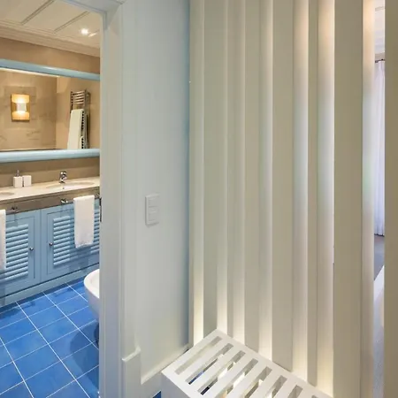 Villa Sleeps 8 With Pool And Air Con *