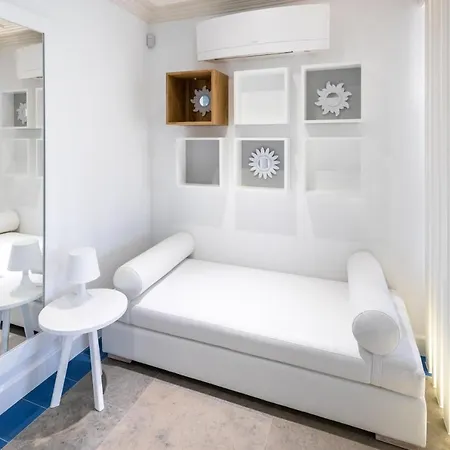 Βίλα Sleeps 8 With Pool And Air Con Malhadais